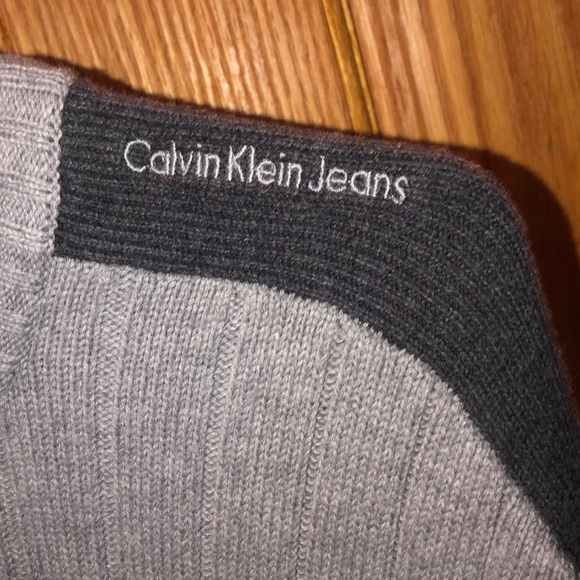 Calvin Klein pullover - Picture 3 of 3
